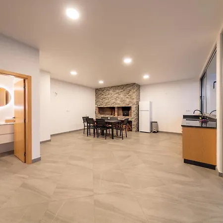 Stone House By Mth * Campanário