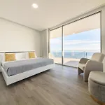 Stone House By Mth * Campanário