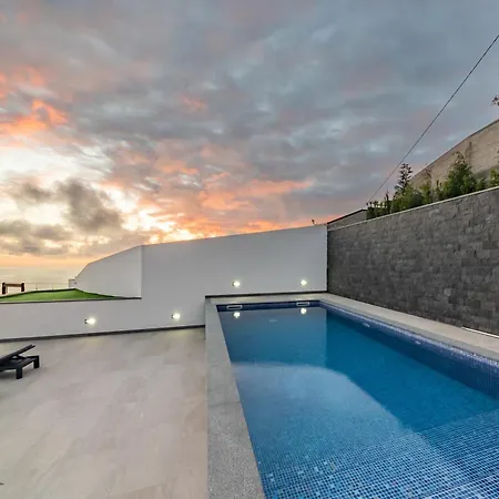 Stone House By Mth * Campanario