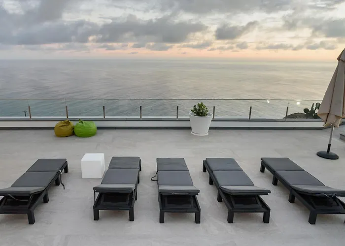 Stone House By Mth Campanário