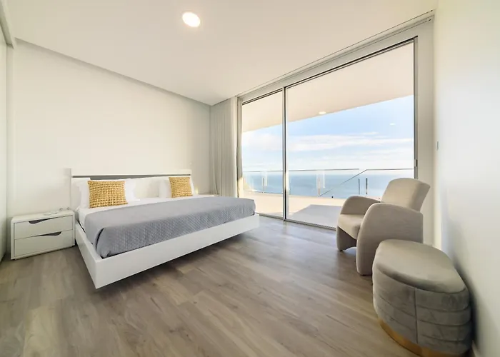 Stone House By Mth * Campanário