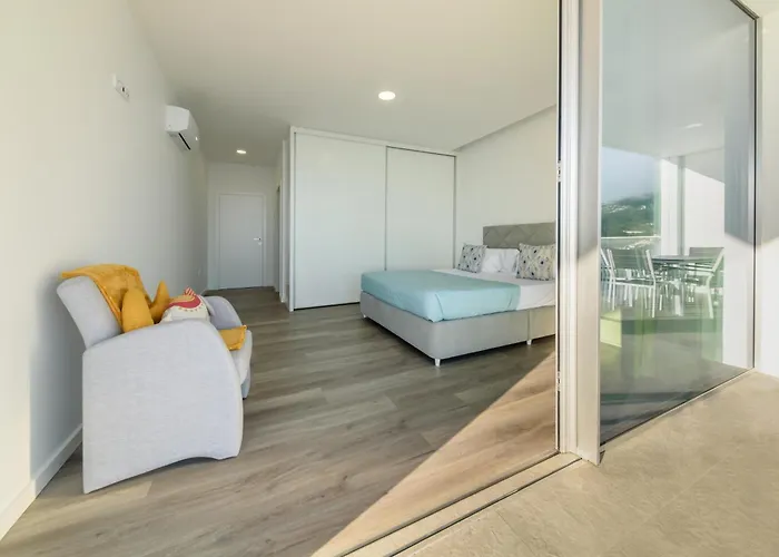 Stone House By Mth Campanário