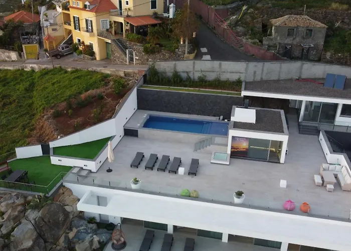 Villa Stone House By Mth *